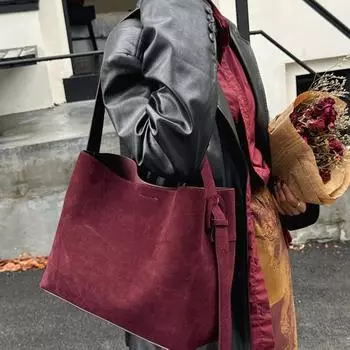 И новая матовая кожаная треугольная сумка-тоут большой емкости для поездок на работу, повседневная универсальная кожаная женская сумка 42x12x42cm вино красного