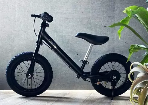 и обслуживается в Оснащен резиновыми шинами с тормозами Велосипед для малышей Детский велосипед SPARKY Sparky [Собрано в Японии] [Подставка включена] (Матовый черный)