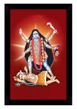 IBA Indianbeautifulart Маа Каали, стоящая на плакате Господа Шивы с рамкой, настенной фоторамкой Бога, Священный индуистский религиозный плакат 6 x 8 inches чёрный