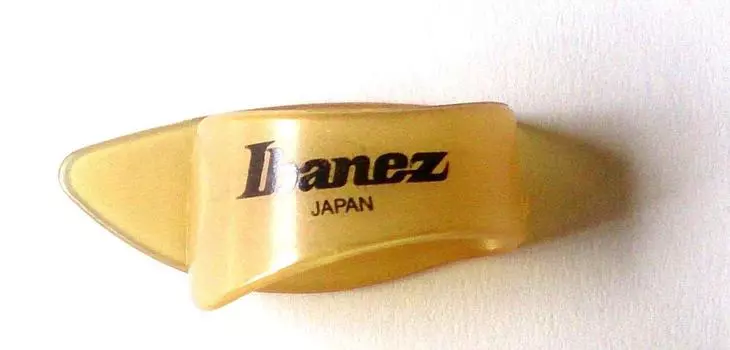 Ibanez UL22M Ibanez Ultem Медиатор для большого пальца