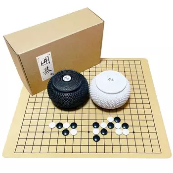 Иди, сет (Go Bowl, Go Stones, Go Board) Пластиковая чаша Go Камни Go из меламина Толщина приблизительно 6 мм В комплект входят запасные камни Go Можно использовать на
