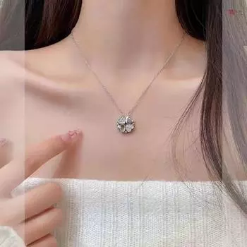 Игристое ожерелье с четырьмя листьями Темперамент Универсальный креативный дизайн Сеть