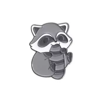 Игривый очаровательный дизайн енота Брошь Забавная булавка с животным Стильный значок из сплава Для всех