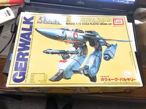 Imai Macross Gerwalk Valkyrie 1/72 VF-1J