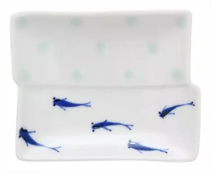 Imari ware Tokushichi kiln square small plate medaka