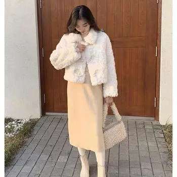 Imitation lamb fur coat women s horn buckle fur integrated autumn and winter new loose imitation rabbit furry top S 75-45 kg