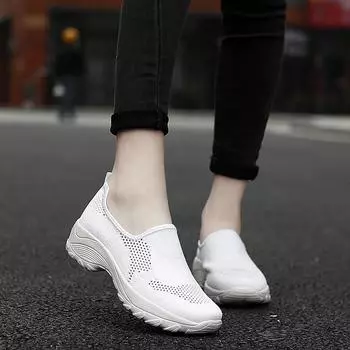 Импортная торговля, новые повседневные туфли на платформе, спортивная женская мода, низкие туфли, облегающие ногу, дышащая женская обувь из сетчатой ткани 35