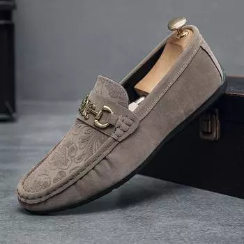 In the autumn of 2024, the new Doudou shoes men s European station fashion loafers men s trendy shoes lazy one-foot shoes suede 39