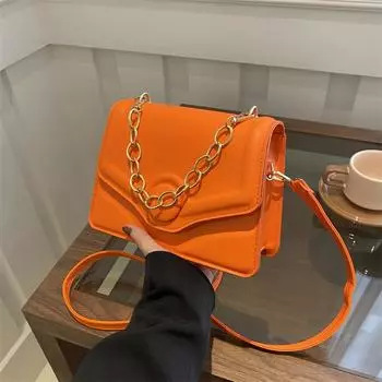 Indentation 2024 Весна Новая мода Простая популярная сумка для отдыха на работе с цепочкой через плечо на одно плечо Портативная маленькая квадратная сумка для женщин чёрный