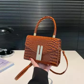 Индивидуальная тенденция текстура женская сумка 2024 начало осени новая мода плечо маленькая квадратная сумка повседневная иностранная сумка-мессенджер чёрный