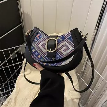 Индивидуальность национального стиля в новом цвете 2024 года, соответствие цвета иностранному стилю, тенденция отдыха, индивидуальность, простая подмышечная портативная маленькая квадратная женская сумка красный