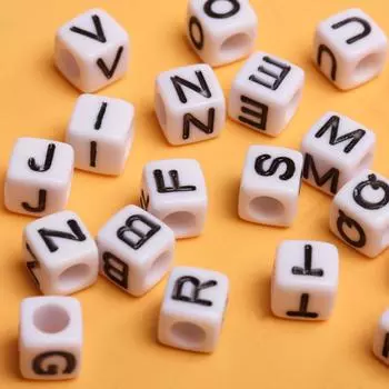 Индивидуальные свободные бусины-разделители, браслеты, белые, черные, DIY, большие отверстия, 26 букв, бусины, акриловая цепочка для телефона, 50 шт., аксессуары для изготовления ювелирных изделий, 5,5 мм W