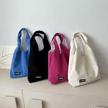 Индивидуальный тренд большая вместимость модная маленькая квадратная сумка подмышкой 2024 новая повседневная бархатная сумка через плечо корейская версия женская сумка прилив белый