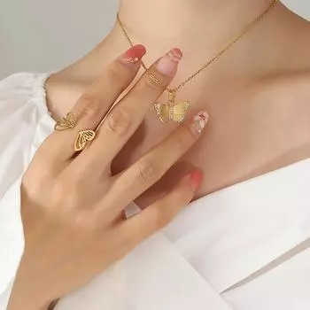 Inlaid Zircon Fashion Commuter Butterfly Pendant Hong Kong Style Fairy Temperament Personalized Versatile Necklace Woman