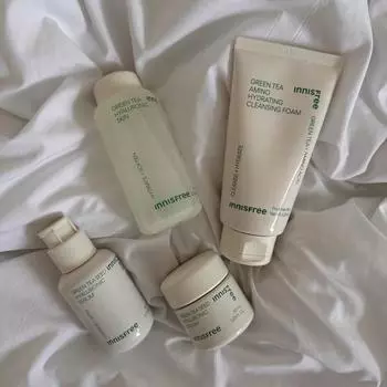 INNISFREE Greean Tea Seed Hyaluronic Set (Foam, Toner, Serum, Cream)+RANDOM GIFT