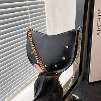 Иностранная повседневная маленькая сумка 2024 года, новая женская сумка, летняя популярная сумка-мессенджер, сумка-седло, модная нишевая сумка через плечо чёрный