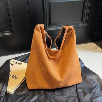 Иностранный стиль нишевый дизайн 2024 женская сумка через плечо сумка модная и красивая трендовая большая вместительная повседневная сумка через плечо чёрный