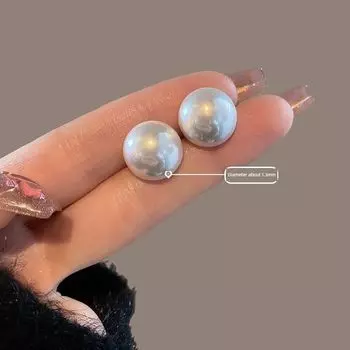 INS Retro Oversized Women s Fancy Pearl Stud Earrings Small size pearl stud earrings