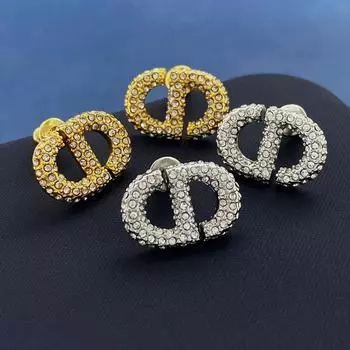 Ins самые продаваемые легкие роскошные серьги-гвоздики с бриллиантами и буквами Cd Cold Wind Fashion Exquisite Ear Jewelry Women серебряный