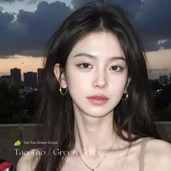INS Silver Hoop Earrings Female 2025 New Arrival Hot-Sale Earrings Niche Style Unique Fancy Small Ear Ring Ear Clip Accessories Bright Silver 925 silver needle main figure