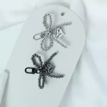 Ins Style Silver Bowknot Beaded Key Chain 3D Silver Heart Phone Pendant Headphone Case Charm Bag Decor Car Key Ring Jewelry Gift as the picture