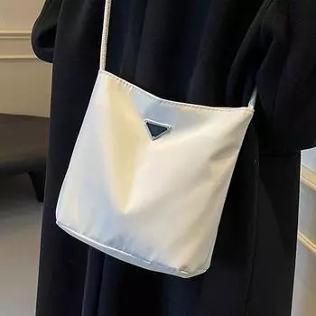 ins super fire bag женская сумка 2024 новая высококачественная простая сумка ins commuter bucket bag чёрный