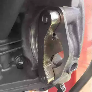 Инструмент для блокировки маховика двигателя автомобиля. Установка и снятие дизельного двигателя. Удержание синхронизации.