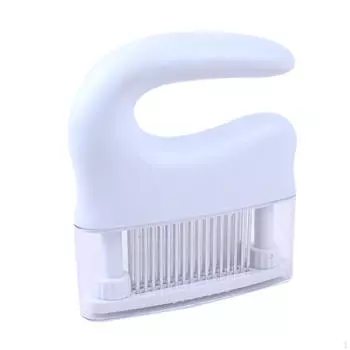 Инструмент для отбивания говяжьего стейка на кухне для размягчения мяса белый