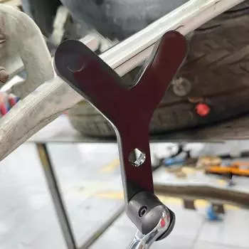 Инструмент для снятия нижнего рычага управления подвески с удлинителем привода