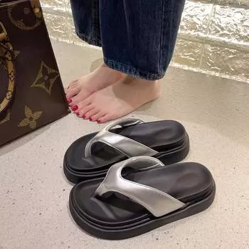 Internet celebrity niche design sense thick-soled flip-flops women s 2025 summer new outer wear toe muffin soft bottom cool slippers 35 белый