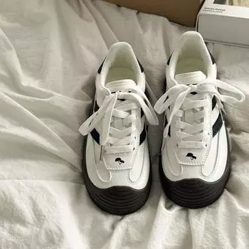 Internet celebrity niche retro moral training shoes women s 2025 spring new breathable little white shoes versatile casual board shoes ins tide 35