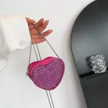 Интернет знаменитость горячая бриллиантовая цепочка маленькая сумка женская 2024 весна и лето новый иностранный стиль сумка через плечо в форме сердца женская сумка чёрный