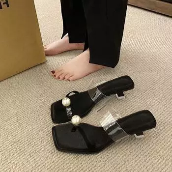 Интернет знаменитость низкий каблук темперамент универсальный крутые тапочки сказочные туфли выходят легкие весна и лето 2024 новые жемчужные босоножки 34