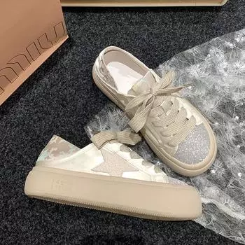 Интернет-знаменитость, повседневные маленькие белые туфли на толстой подошве, лето и осень 2024 года, новые универсальные атласные туфли на среднем каблуке, яркая верхняя одежда, спортивная обувь 35