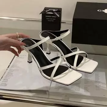 Интернет-знаменитость супер огонь универсальные высокие каблуки французские квадратные модные босоножки перетаскивание женская одежда 2025 лето и осень новые 35