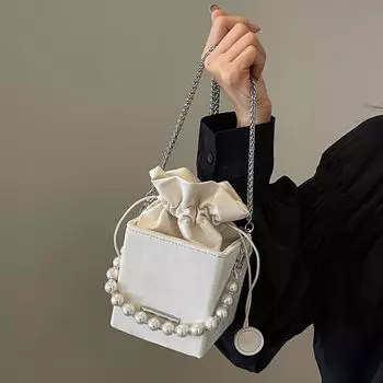 Интернет знаменитость жемчужная маленькая сумка женская 2024 весна и лето новая модная корейская версия универсальная сумка-мессенджер цепочка модная сумка через плечо чёрный