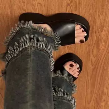 Интернет-знаменитости ins style черные толстые тапочки с увеличенной высотой, женская летняя одежда 2025 года, новые высококачественные классные тапочки 35 чёрный