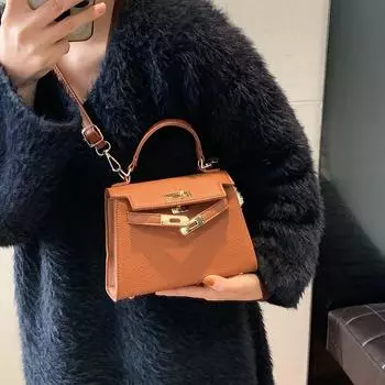 Интернет-знаменитости мода простая платиновая сумка для женщин 2024 новый стиль замок пряжка ручная сумка через плечо текстура универсальная сумка через плечо иностранный