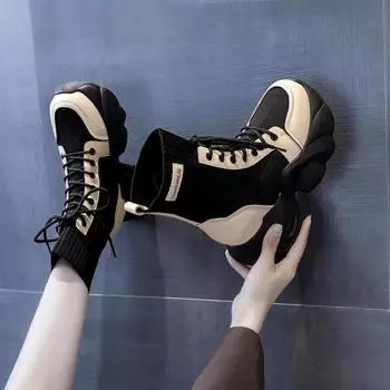 Интернет знаменитости повседневные короткие ботинки 2024 осень новые плетеные эластичные носки ботинки на толстой подошве маленькие внутренние увеличивающие рост короткие ботинки 34