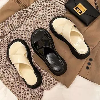 Интернет знаменитости сандалии тапочки женская летняя одежда 2025 новые удобные модные туфли на платформе с большой головкой пляжная обувь 35 чёрный