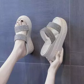 Интернет знаменитости толстые подошвы увеличивающие рост тапочки женские 2024 новая летняя мода универсальная одежда наклонный каблук маффин пляжные сандалии 36 чёрный