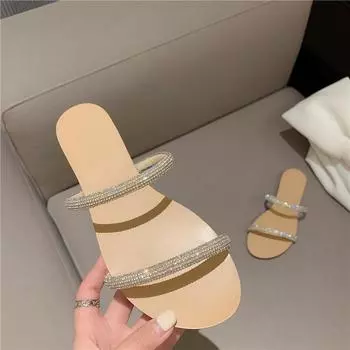 Интернет знаменитости универсальный темперамент сандалии лето 2025 новый сказочный ветер слово со стразами плоский носок закрытый носок классные тапочки для улицы носить 35