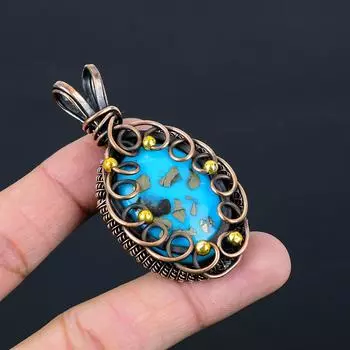 Иранский бирюзовый драгоценный камень из чистой медной проволоки, обернутый ювелирным кулоном ручной работы 2.64 Inches синий