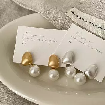 Irregular Matte Metal Pearl Stud Earrings Women S French Retro Light Luxury Elegant Personality Fashion Versatile Earrings
