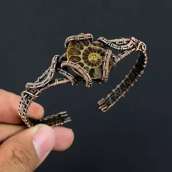 Ископаемый драгоценный камень аммонит, медная проволока ручной работы, ювелирные изделия, регулируемые манжеты для нее Adjustable зелёный