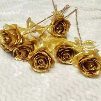 Искусственная имитация розы DIY Букет Украшение Пластиковый реквизит для фотосъемки Золотые цветы Свадебная вечеринка Ткань Цветочное искусство Декоративное украшение для дома 1pc золотой