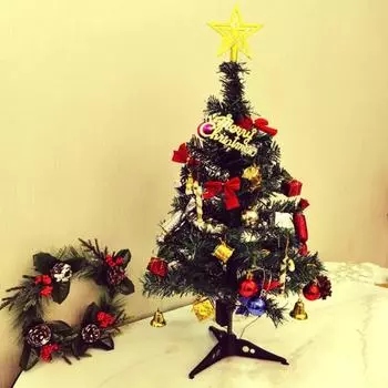 Искусственная мини-елка Yousheng со светодиодными огнями, яркий цвет, реалистичный вид, многоразовая, простая сборка, маленькая рождественская елка, настольный декор A