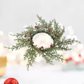 Искусственное кедровое и ягодное кольцо для свечи Легкое Универсальное Внутренний диаметр 7,5 см