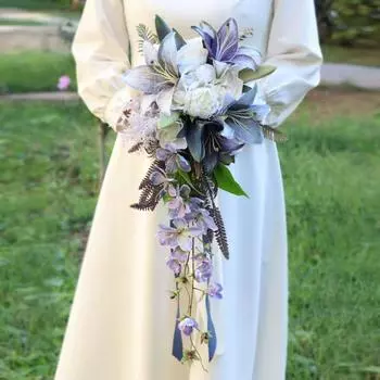 Искусственные цветы Каскадный свадебный букет Свадебные букеты для невесты, готические свадебные букеты для невесты Искусственный свадебный букет цветов свободной формы чёрный/фиолетовый