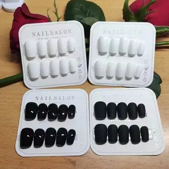 Искусственные ногти ручной работы. Чистый цвет. Матовое матовое покрытие. Черно-белый. Абсолютный минималистский ультракороткий трапециевидный маникюр для фототерапии. Black-XS